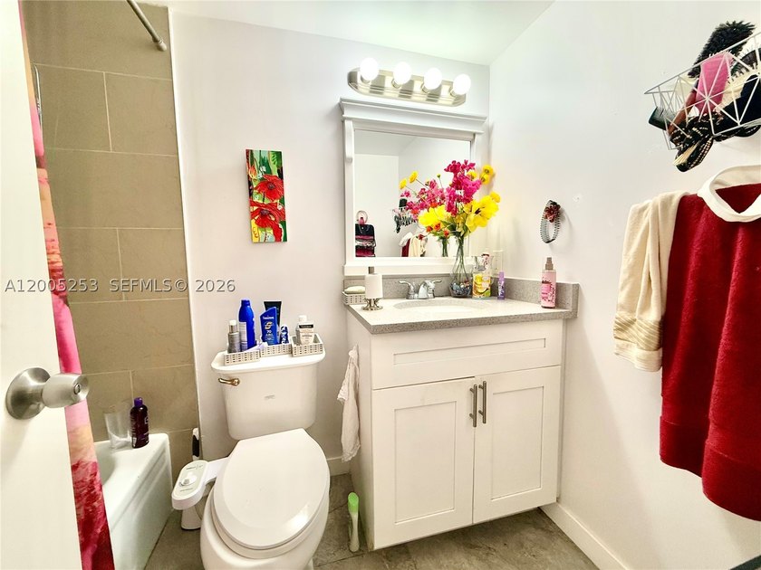 CONDO 55+ BEAUTIFUL AND REMODELED UNIT 1BED/1BATH AND HALF BATH - photo 6