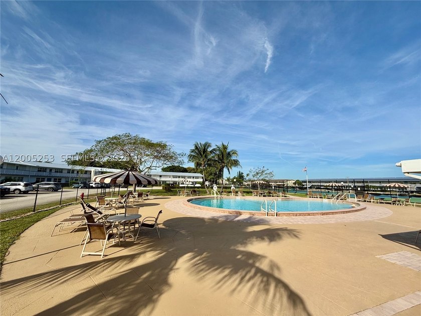 CONDO 55+ BEAUTIFUL AND REMODELED UNIT 1BED/1BATH AND HALF BATH - photo 10