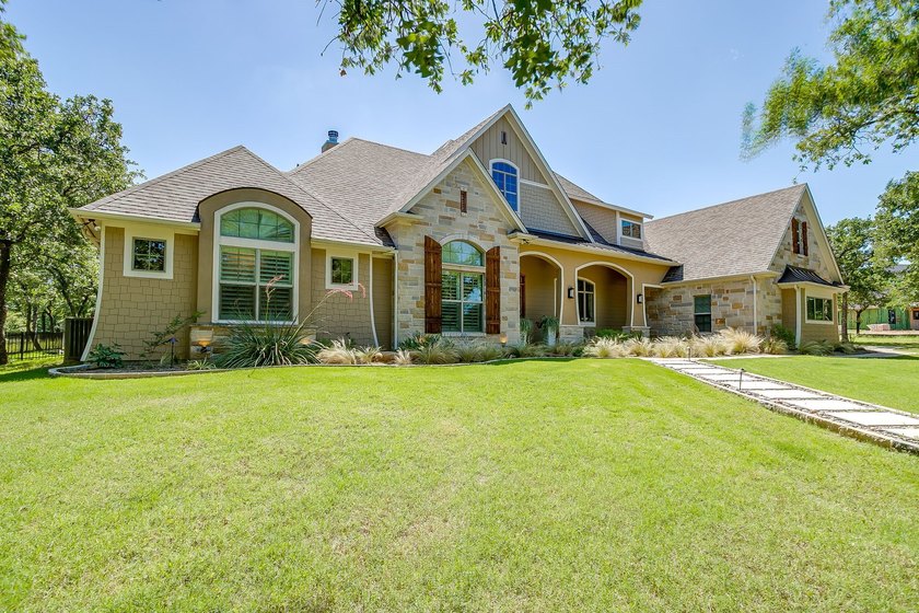 THERE'S NO PLACE LIKE THIS HOME. This is the property where - photo 6