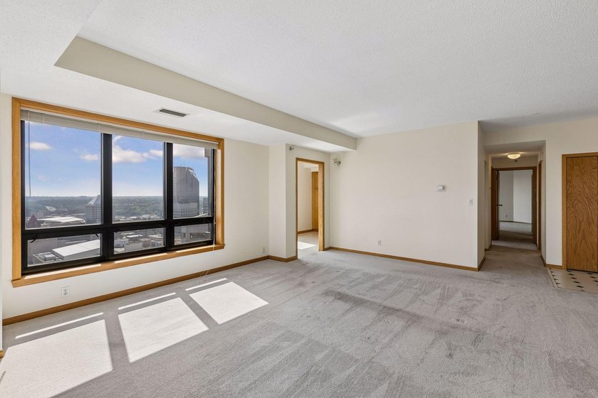 Perched on the 38th floor of Airye Tower, this spacious - photo 7