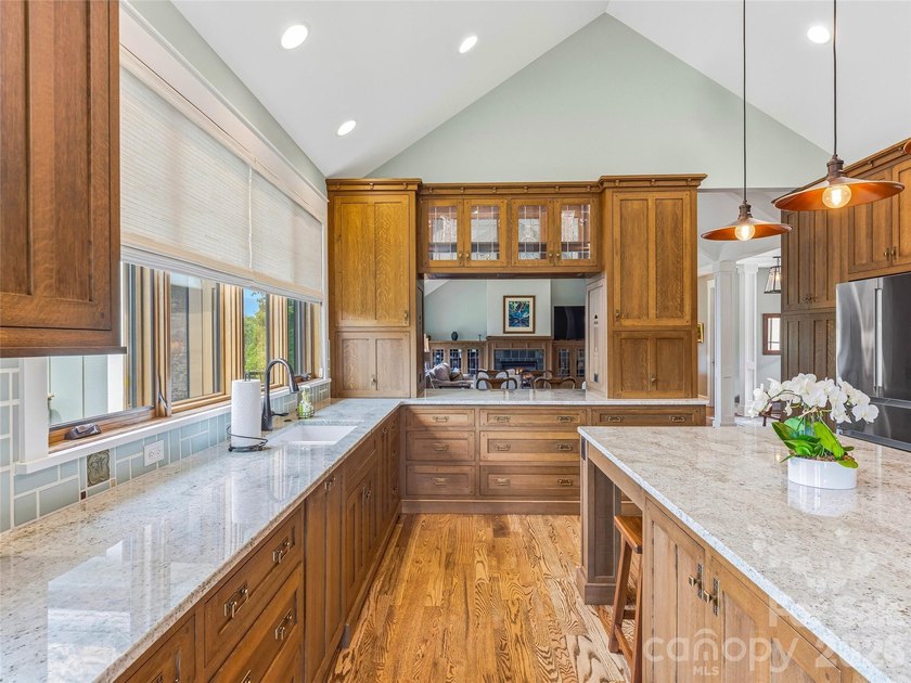 Rarely does a home of this caliber become available in Lakeview - photo 12
