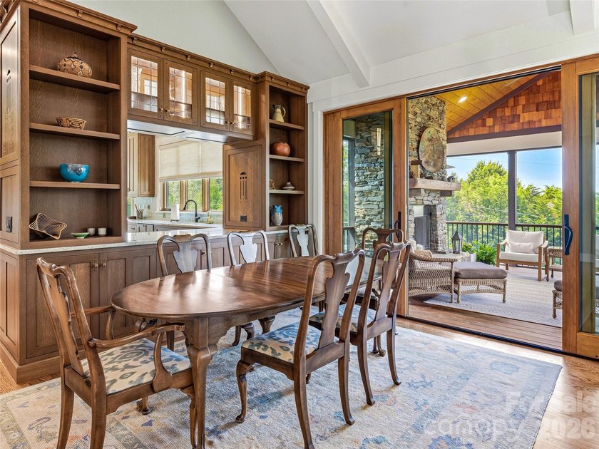 Rarely does a home of this caliber become available in Lakeview - photo 15