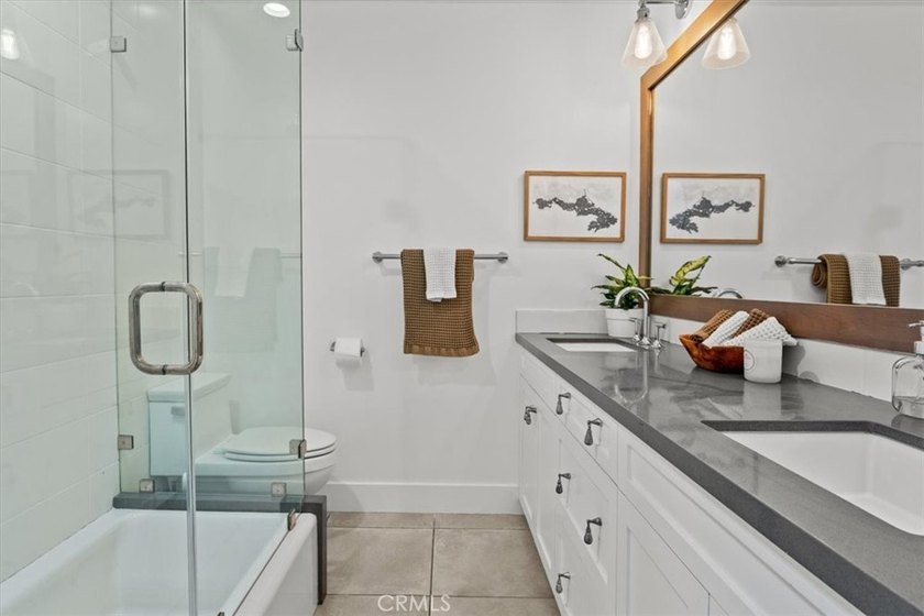 Experience the perfect blend of timeless design, modern comfort - photo 17