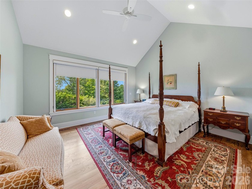 Rarely does a home of this caliber become available in Lakeview - photo 19