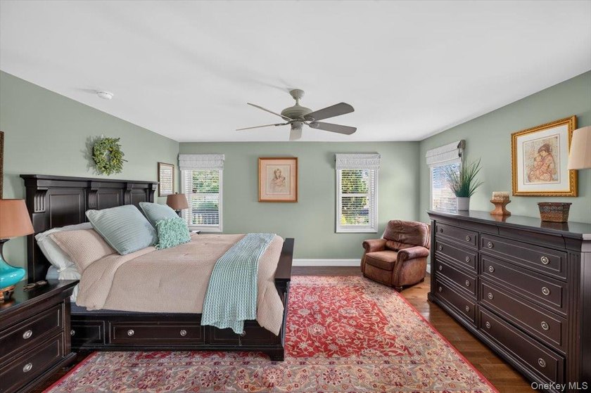Here, at 266 Clinton Avenue, East Patchogue; a coastal haven - photo 19