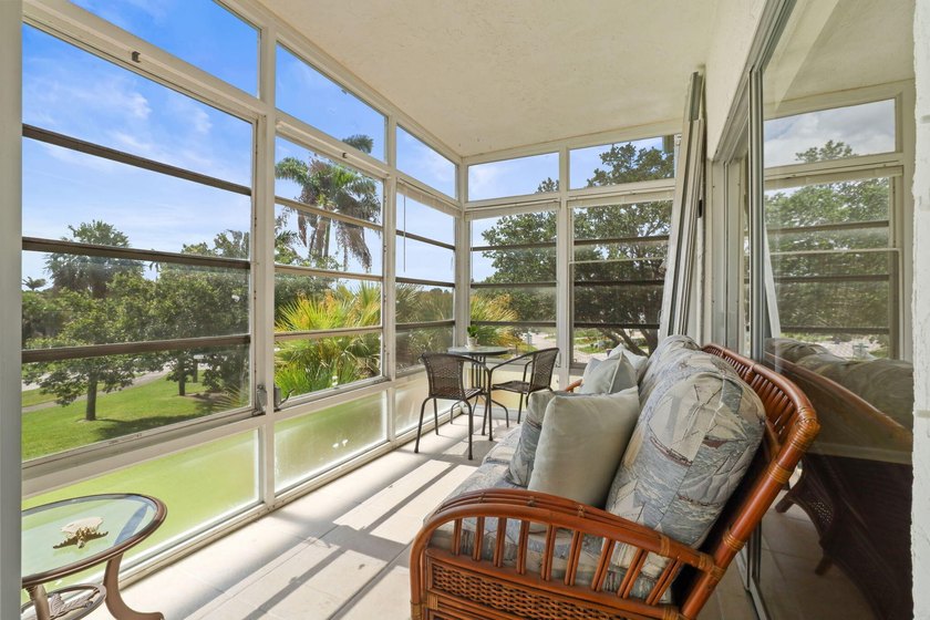 Amazing location - 2nd floor 2 bedroom/2 bath condo conveniently - photo 28