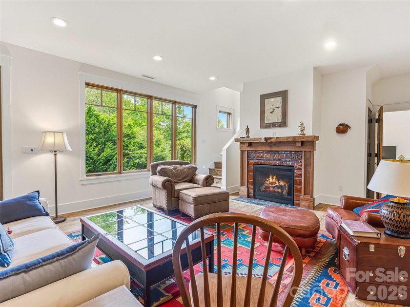 Rarely does a home of this caliber become available in Lakeview - photo 33