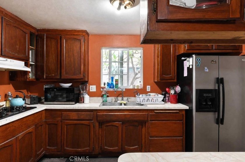 Located in the heart of vibrant Santa Ana, this spacious - photo 5