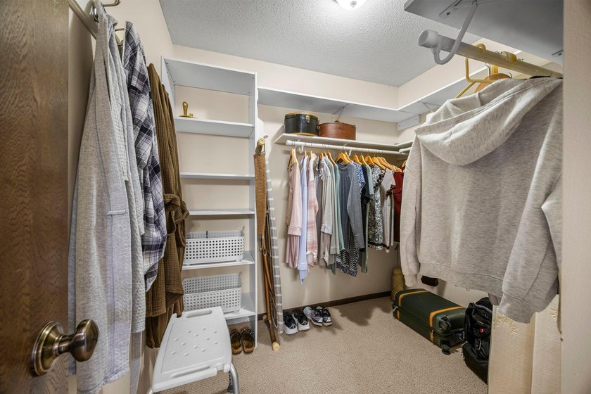 Welcome to 9600 Portland Ave S #220! This beautifully maintained - photo 20