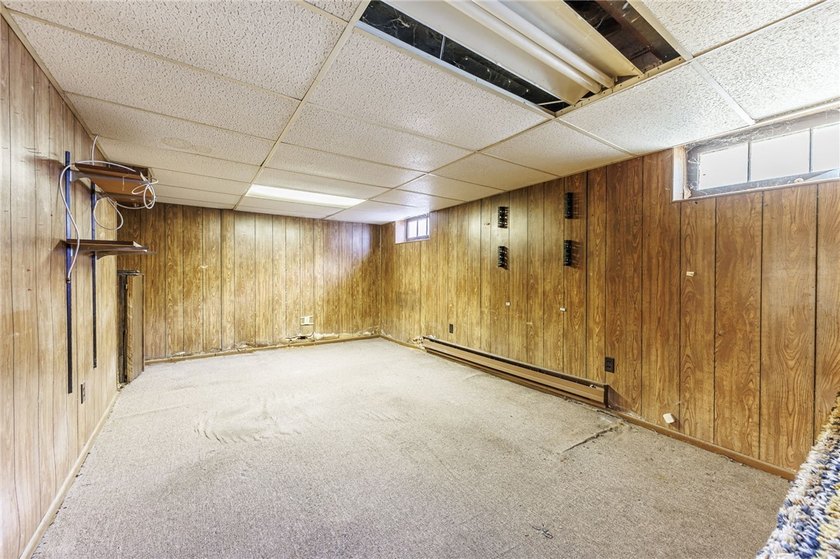 Great opportunity in Greece! This classic 3-bedroom, 1-bath home - photo 22