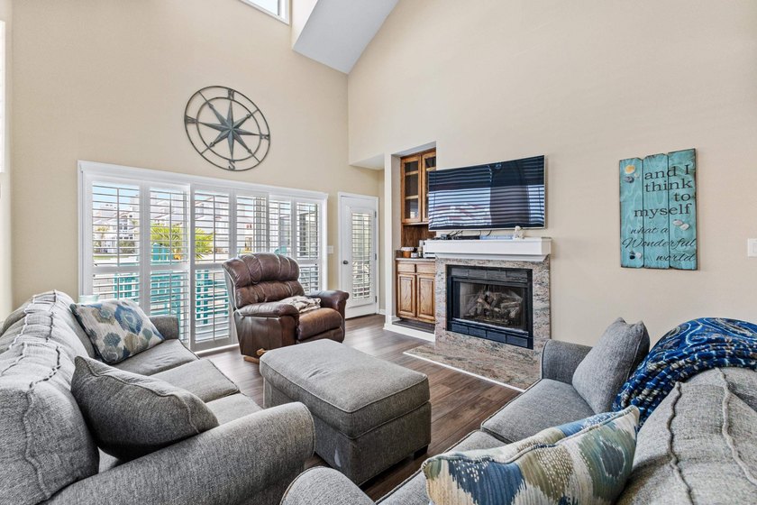 Stunning 3-bedroom, 2.5-bathroom home in Mariners Point is - photo 7