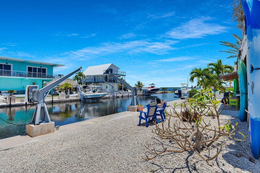 A beautifully kept home with amazing views of the Gulf, and easy - photo 14