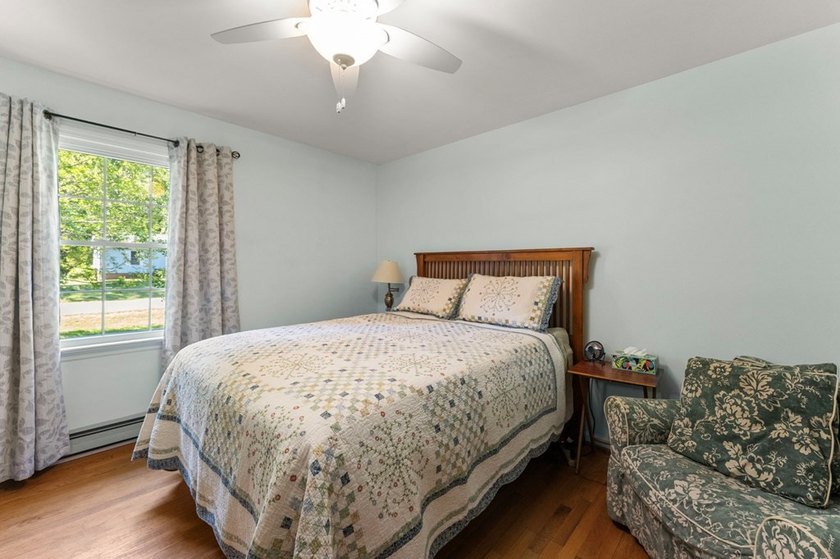 3 bedroom 1 1/2 bath brick rancher with attached carport and - photo 14