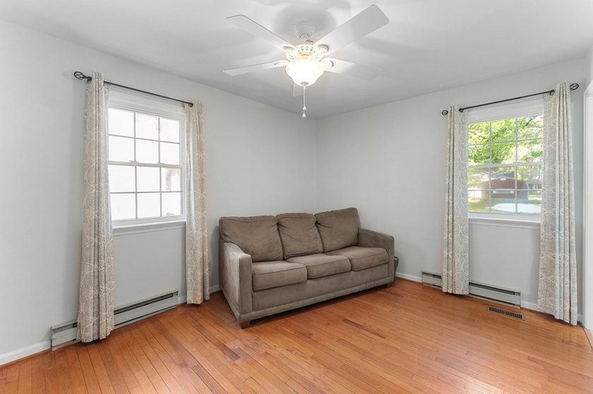 3 bedroom 1 1/2 bath brick rancher with attached carport and - photo 16