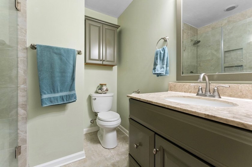 3 bedroom 1 1/2 bath brick rancher with attached carport and - photo 22