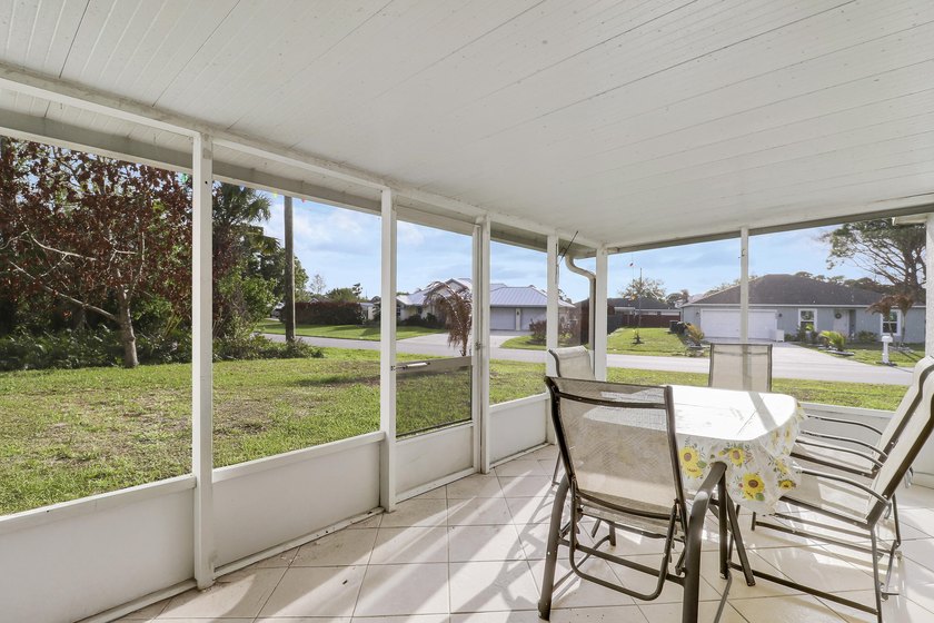 Beautiful 4-bedroom, 2-bath home located in the desirable - photo 3