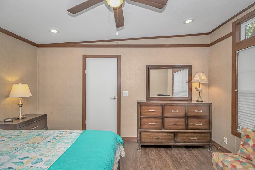 This very open and spacious 3 Bedroom, 2 Bath beach house is - photo 10