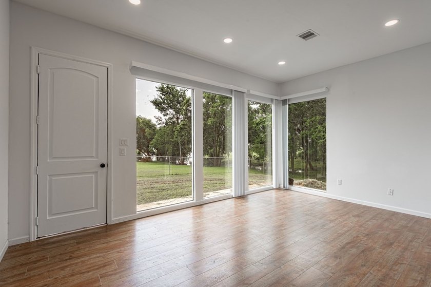 Clean, New, Modern. Not like every other house on the market - photo 3