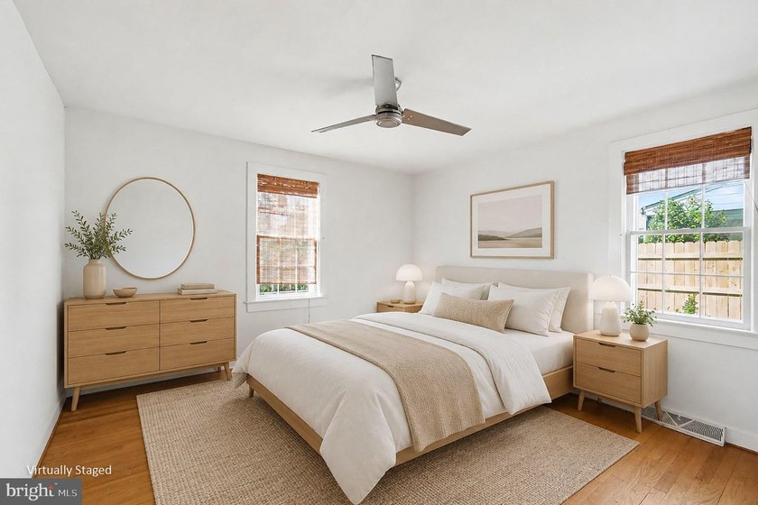 Charming and beautifully updated home in an exceptional - photo 11