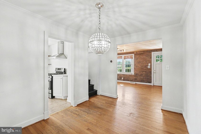 Charming and beautifully updated home in an exceptional - photo 15
