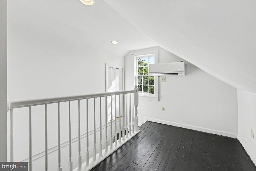 Charming and beautifully updated home in an exceptional - photo 24