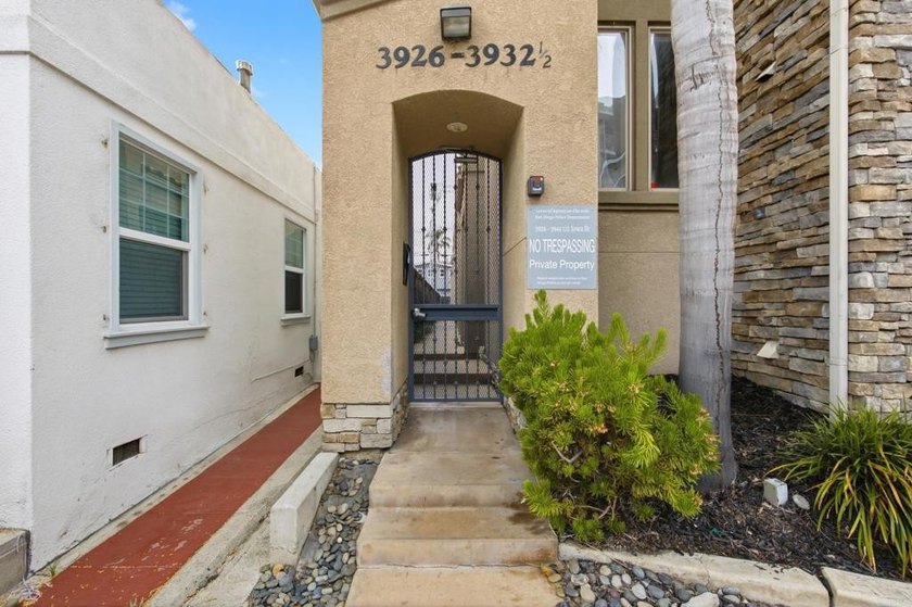 xperience the best of North Park living at 3928 1/2 Iowa Street - photo 2