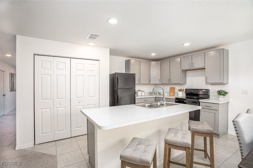 Discover the perfect blend of modern convenience and timeless - photo 5