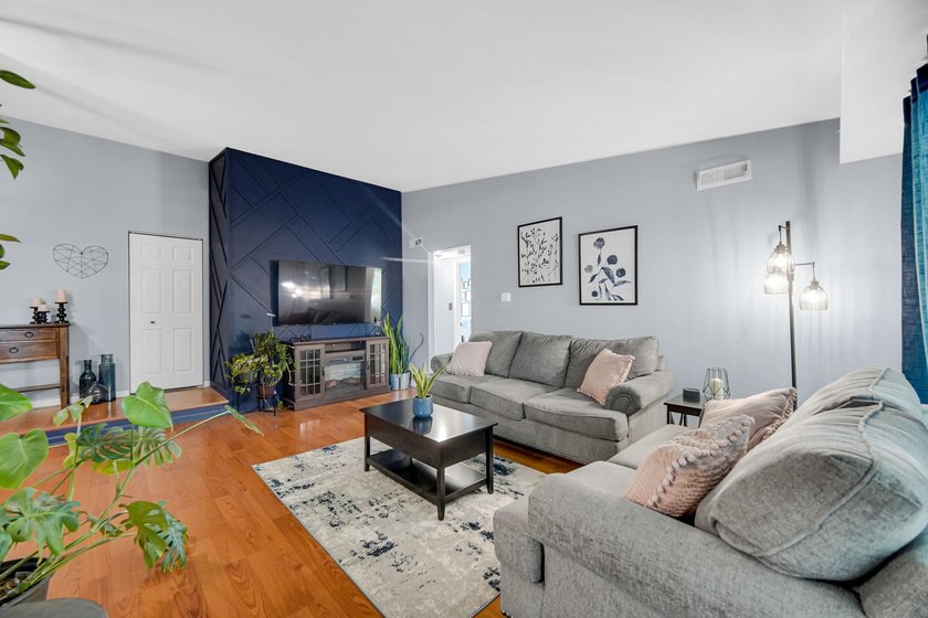 Welcome Home to this Stunning 3rd Floor Condo featuring Vaulted - photo 8