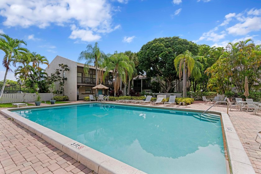 ABSOLUTELY GORGEOUS FIRST FLOOR CONDO | PRESTIGIOUS BANYAN - photo 25