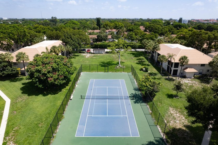 ABSOLUTELY GORGEOUS FIRST FLOOR CONDO | PRESTIGIOUS BANYAN - photo 28