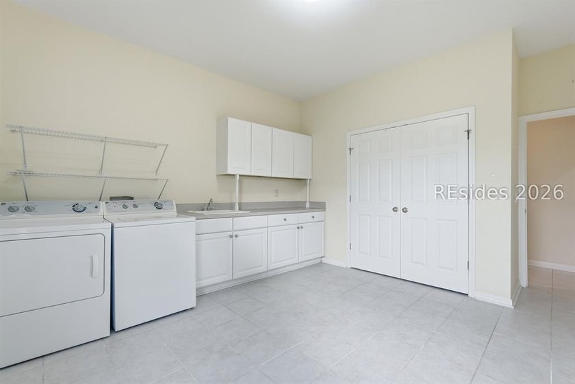 Popular Rivers model in highly sought-after Island West! - photo 36