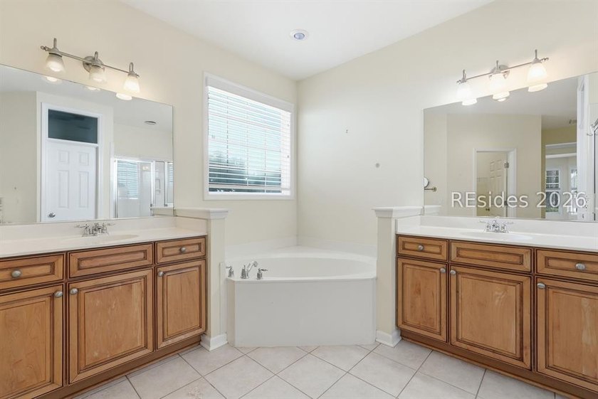 Popular Rivers model in highly sought-after Island West! - photo 43