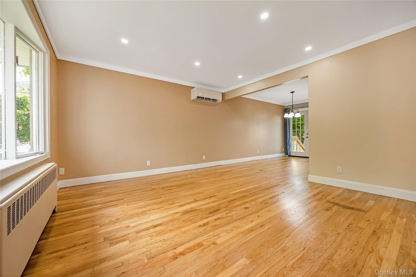 Welcome to your forever home in Massapequa Park! Location - photo 4