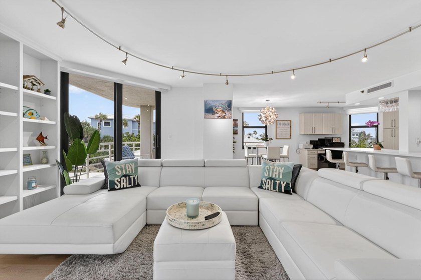 This beautifully updated 3 BR, 2.5 BA corner unit offers - photo 20