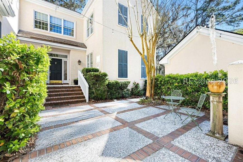 Charming Charleston-style Lowcountry home located within the - photo 7