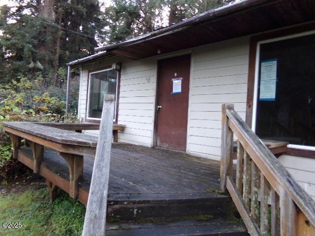 2 bedroom, 1 bathroom home on .88 acres. Close to Waldport Bay - photo 6