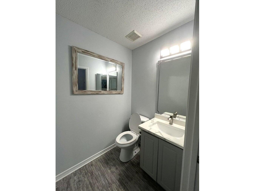 **Sellers to include 1 year home warranty** Lovely three bedroom - photo 8