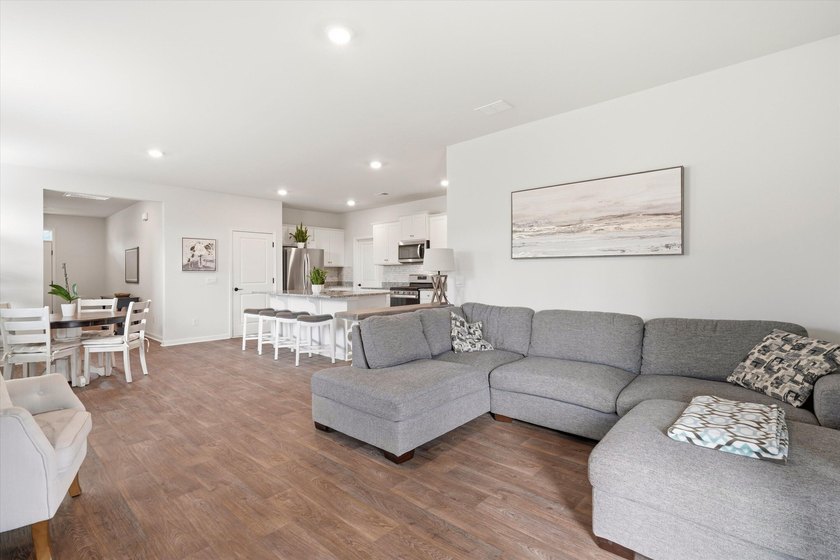 Tucked away on a quiet cul-de-sac in the highly desirable Taylor - photo 15