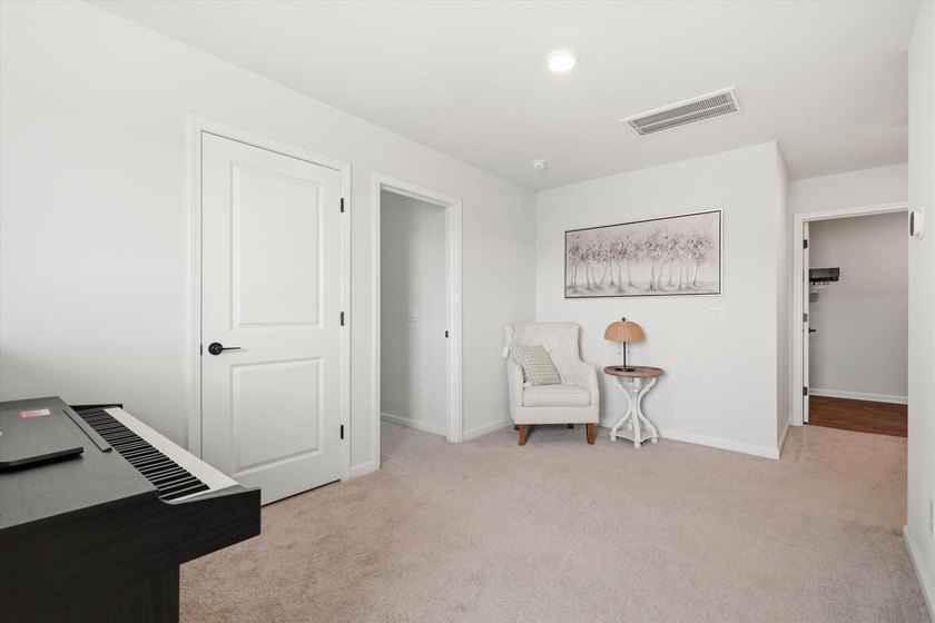 Tucked away on a quiet cul-de-sac in the highly desirable Taylor - photo 19