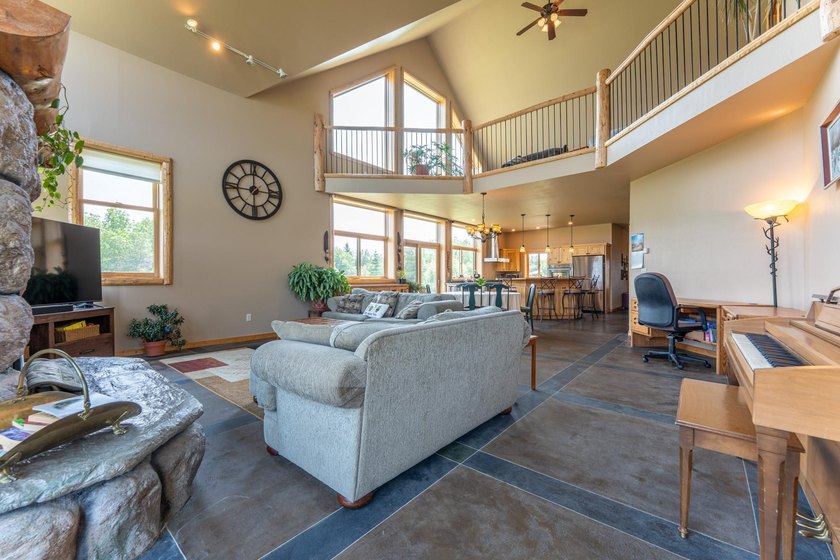 Experience exceptional lakefront living on beautiful Rainy Lake! - photo 6