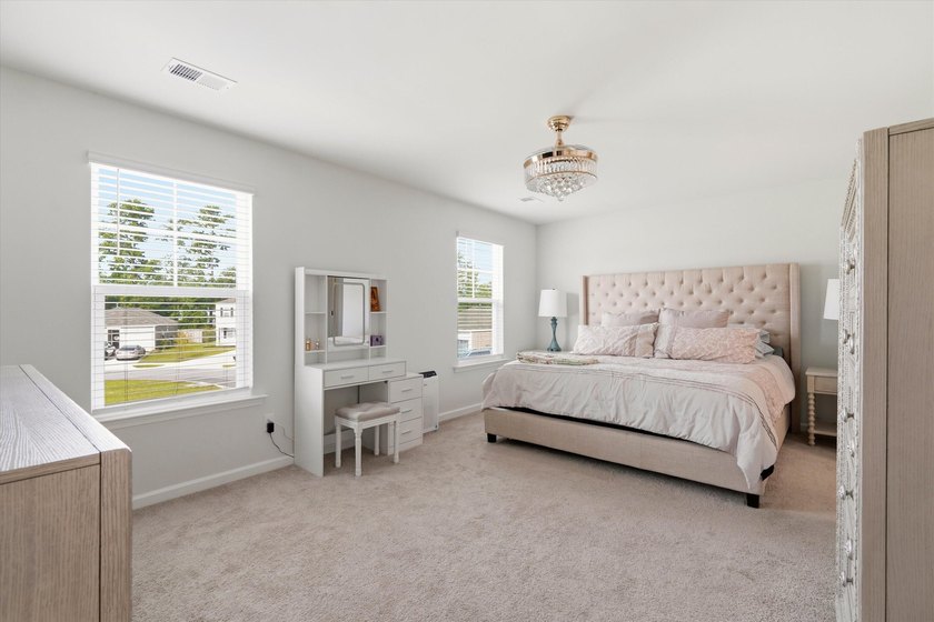 Tucked away on a quiet cul-de-sac in the highly desirable Taylor - photo 28