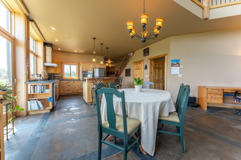 Experience exceptional lakefront living on beautiful Rainy Lake! - photo 8