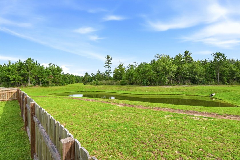 Tucked away on a quiet cul-de-sac in the highly desirable Taylor - photo 41