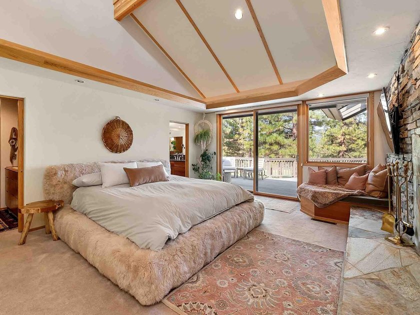 THIS 4 BEDROOM, SINGLE LEVEL impeccably maintained - photo 28
