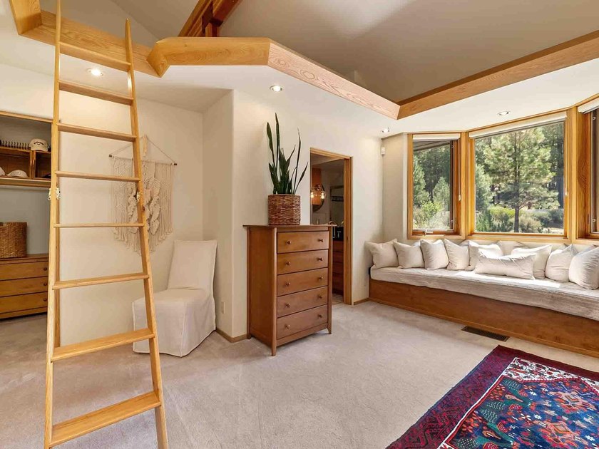 THIS 4 BEDROOM, SINGLE LEVEL impeccably maintained - photo 38