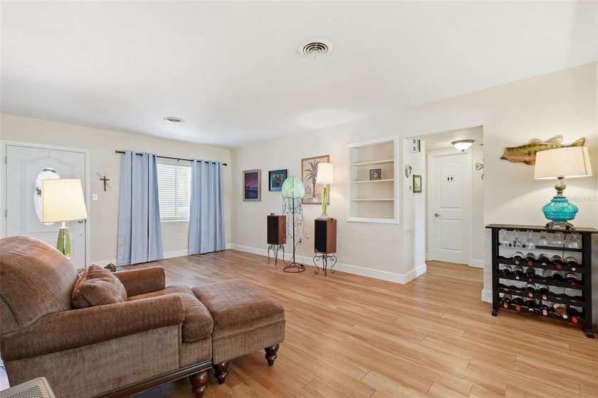 Welcome to your waterfront retreat in the heart of Palm Harbor - photo 8