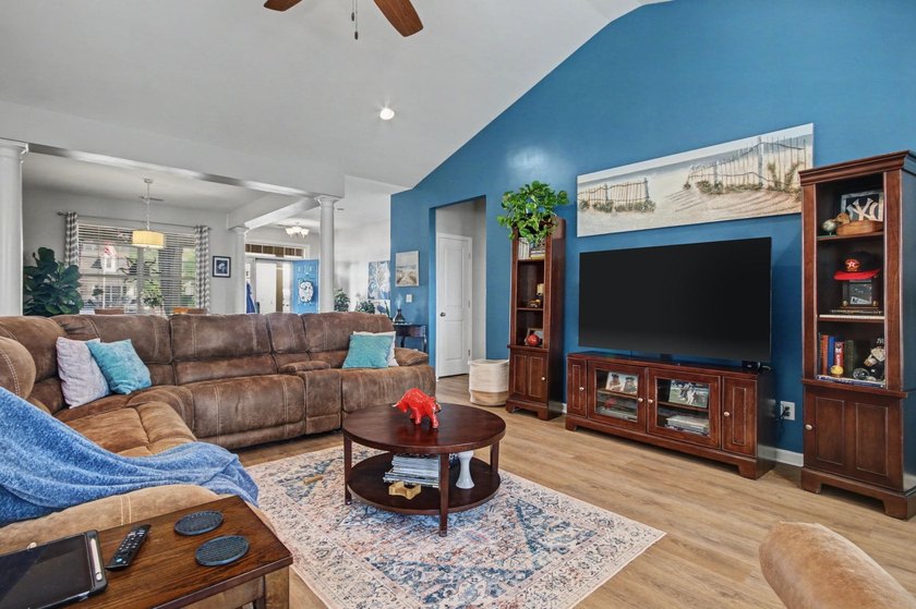 Welcome to 437 Coral Harbor Drive in the highly sought-after - photo 10