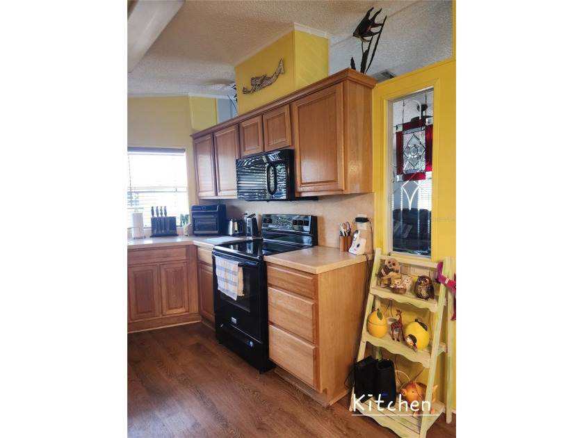 Just move in! Home is offered 'fully furnished', with all - photo 8
