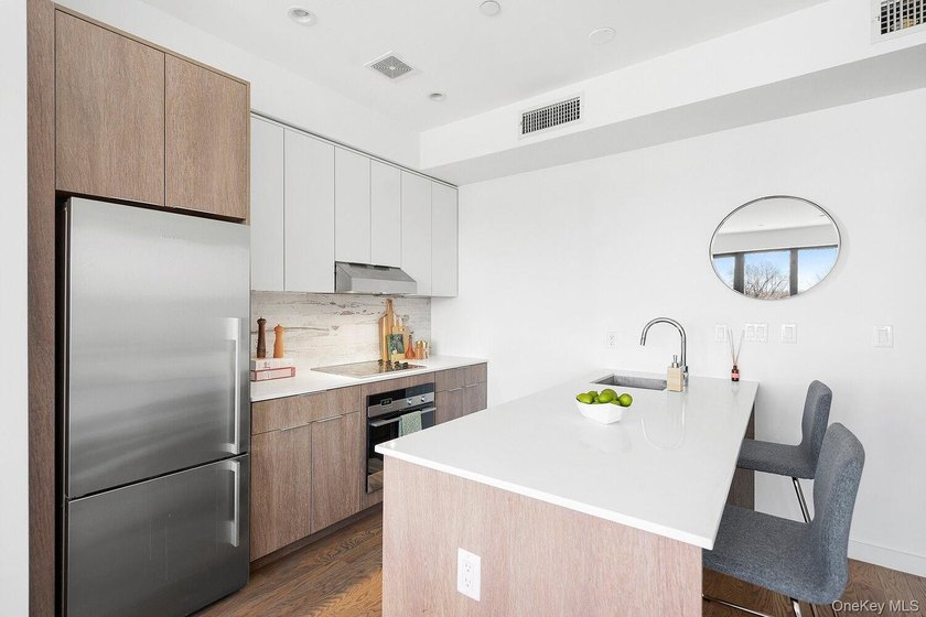 Experience this Bushwick gem featuring contemporary modern - photo 4