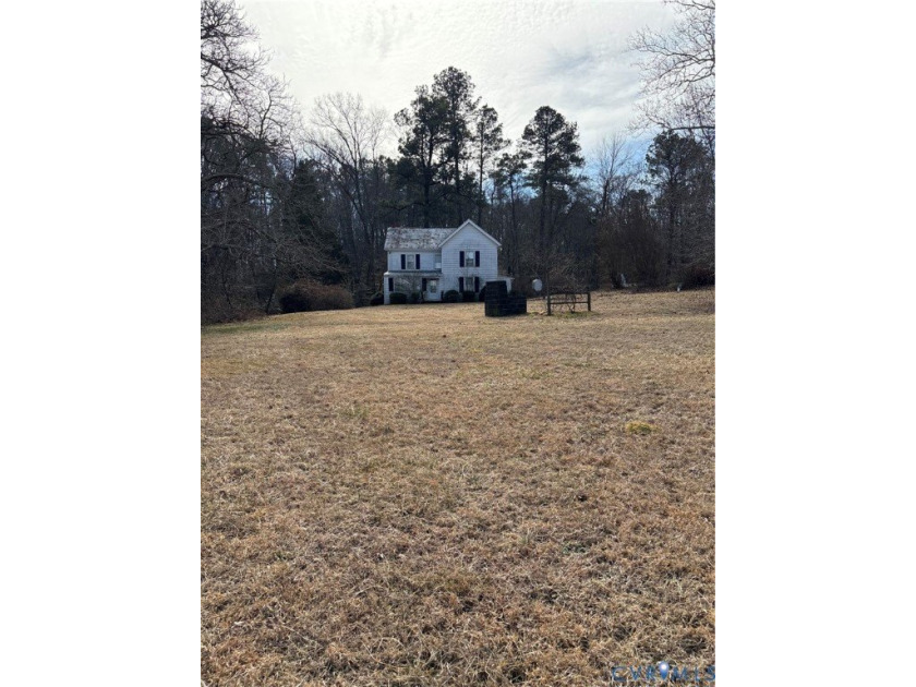 THIS 1898 3 BEDROOM 2 BATH FARMHOUSE SITES RIGHT AT THE EDGE - photo 5